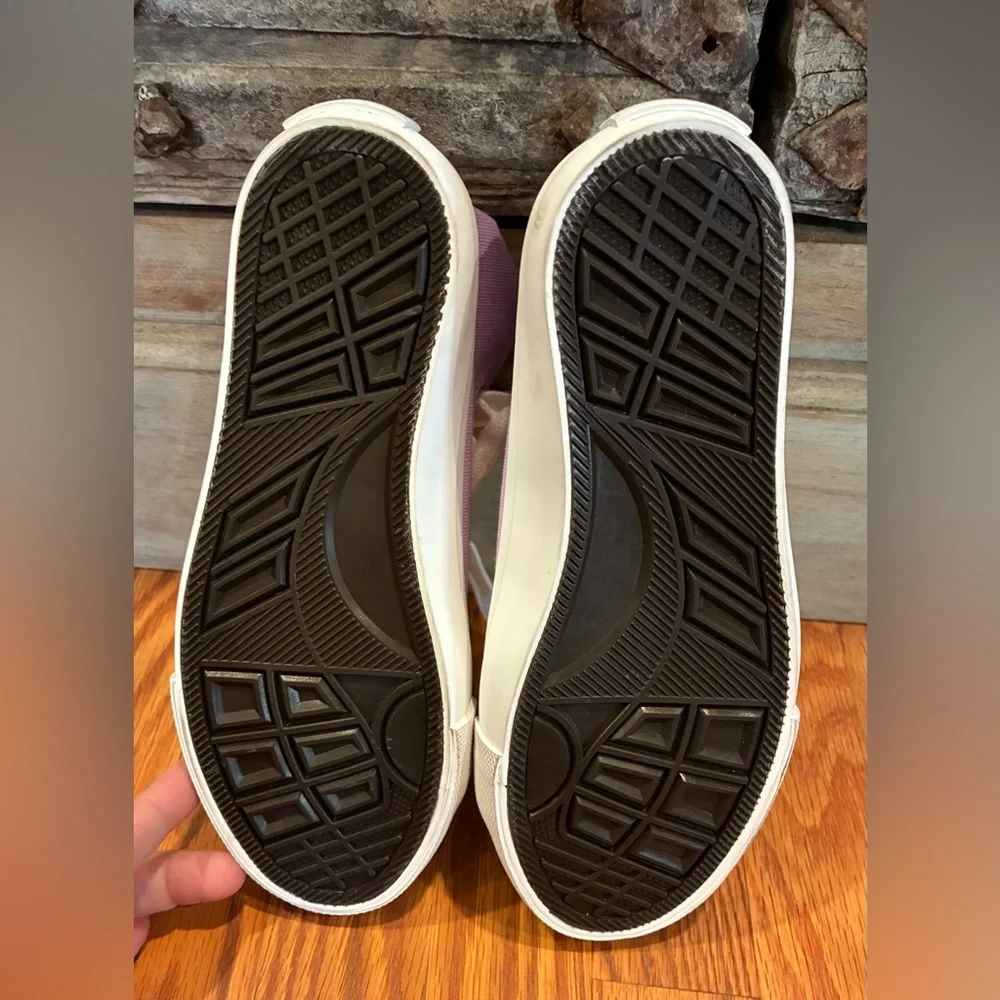 Lavender Canvas High Top Sneakers US Youth size 5/Women’s 6.5/EU 37